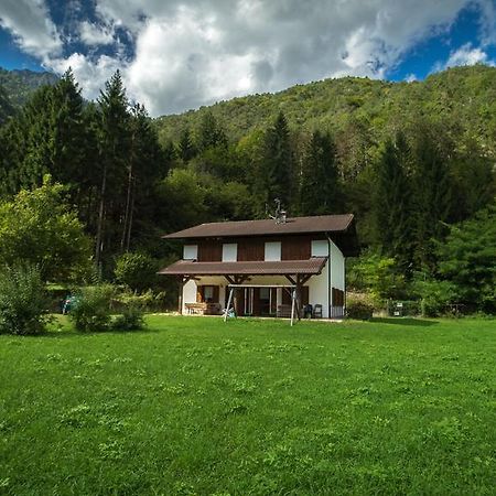 Casa Al Portico Apartment Pieve Di Ledro Luaran gambar