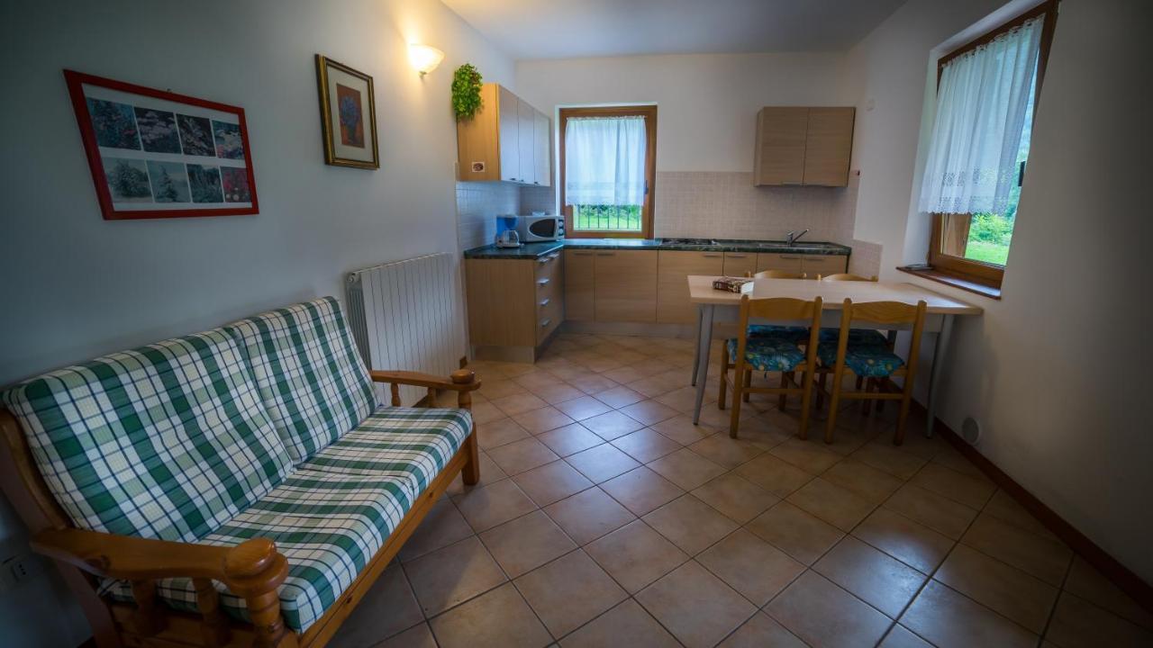 Casa Al Portico Apartment Pieve Di Ledro Luaran gambar