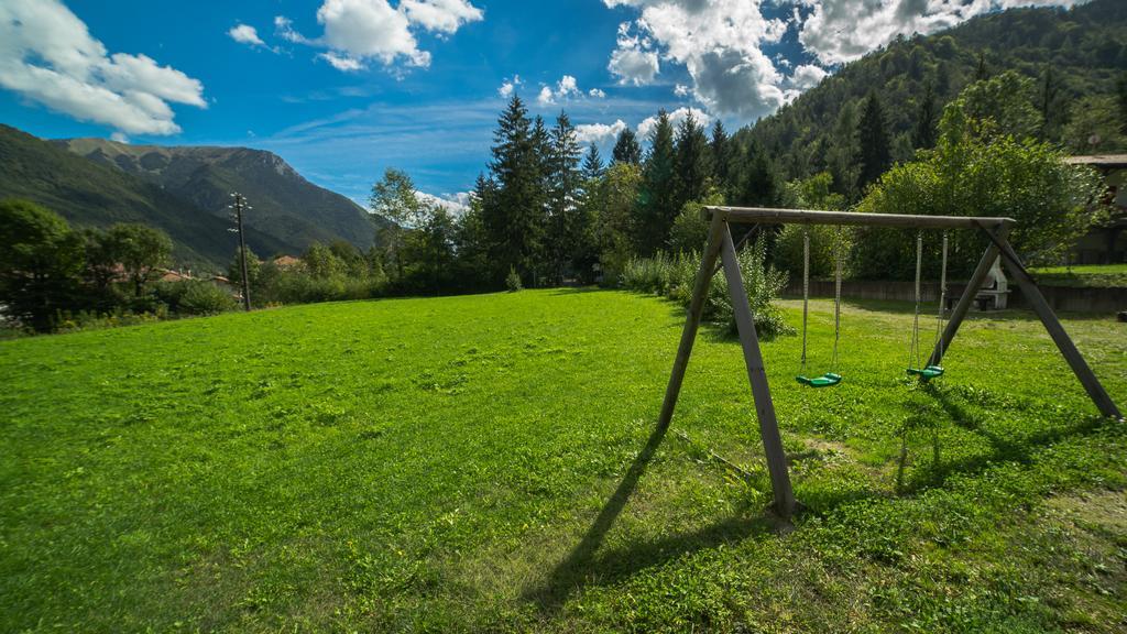 Casa Al Portico Apartment Pieve Di Ledro Luaran gambar