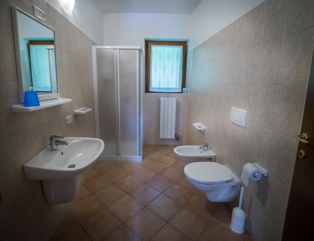 Casa Al Portico Apartment Pieve Di Ledro Luaran gambar
